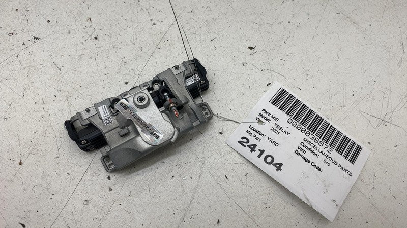 ⭕ 2020-2023 Tesla Model Y Front Windshield Triple Camera & Bracket 151