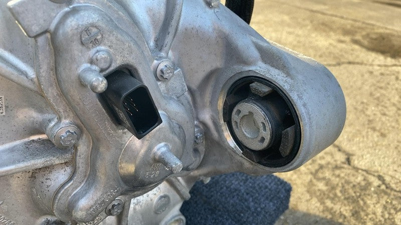 1120990 00 G 2017-2020 Tesla Model 3 M3 Rear Drive Unit Engine Electric Motor Low Current AWD