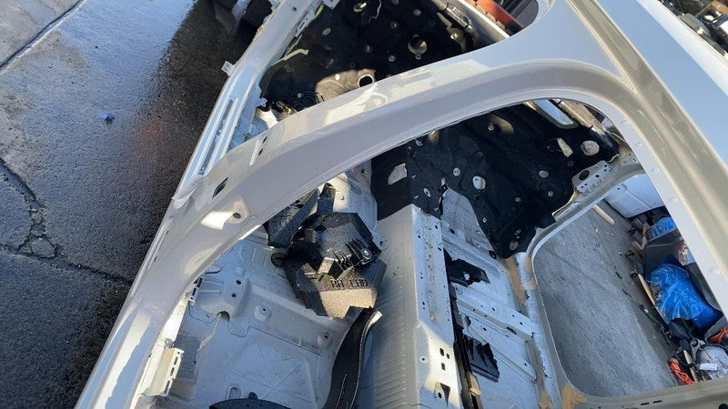 ⭕ 2021-2024 Polestar 2 Driver Side B-Pillar Structural Cutout Left Silver - 729