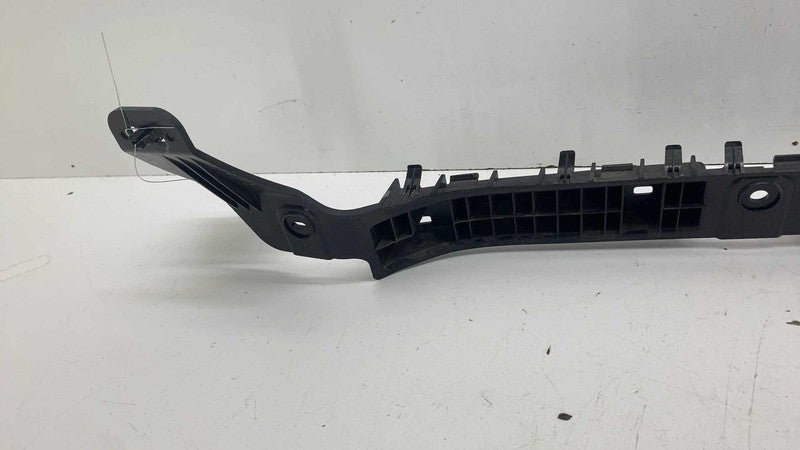 ⭕ 2024-2025 Tesla Model 3 Rear Bumper Fascia Center Support Bracket 17