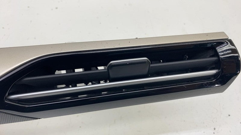 11K 947 095 A ⭕ 2021-2023 ID.4 Front Right Dash Center Bezel Trim Cover & Air Vent 11K947095A