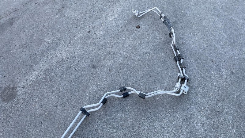 2018 2019 2020 BMW 530e G30 2.0L A/C Air Conditioning Pressure Hose Pi