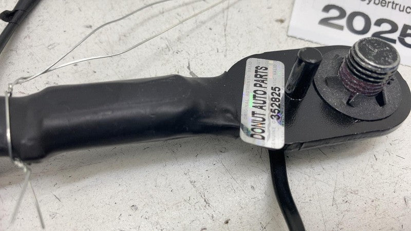 ⭕2024 Tesla Cybertruck Front Left or Right Seatbelt Buckle Assembly 18