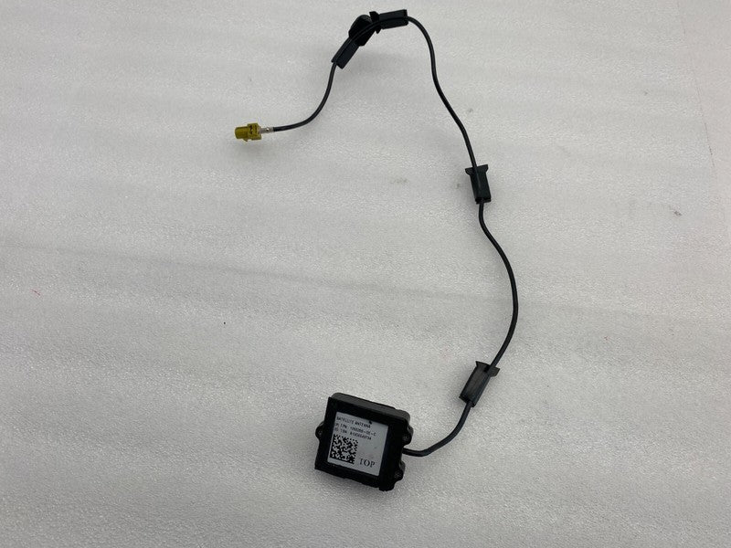 105025600C ⭕ 2012-2025 Model S Satellite Radio AM FM Amplifiers Antenna Module 1050256-00-C