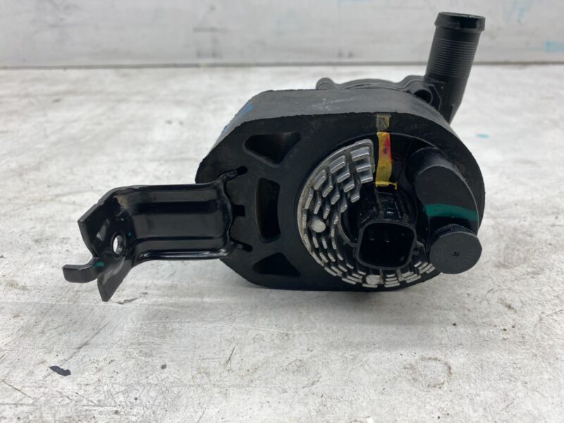 2012-2015 Tesla Model S MS Auxiliary Water Coolant Battery Cooling Pump Assembly