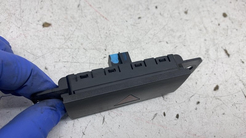 ⭕ 2022 Rivian EDV700 Amazon Van Hazard Light Button Switch & Module PT