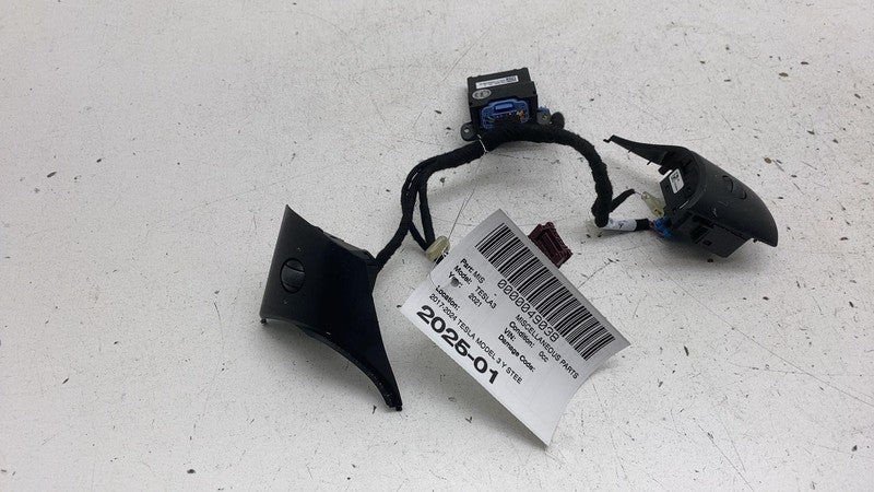 2017-2024 Tesla Model 3 Y Steering Wheel Trim Function Control & Module ECU Assy