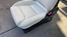 ⭕2016-2020 Tesla Model S Front Right 1st Row Seat Upper & Lower Cushion Assembly