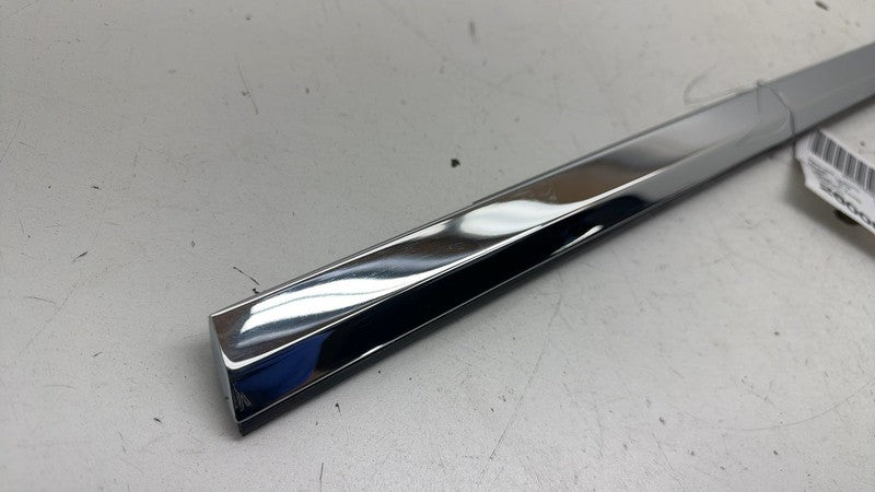 ⭕ 16-20 Tesla Model X Front Passenger Side Door Window Belt Molding Tr