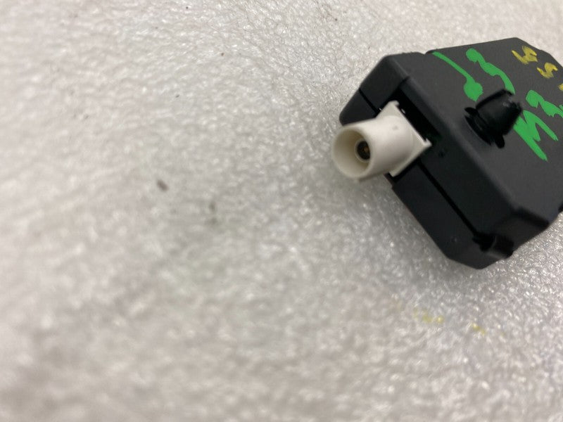 107973500A ⭕2017-2023 Tesla Model 3 Y Rear Antenna Amplifier AMP Radio FM Left 1079735-00-A