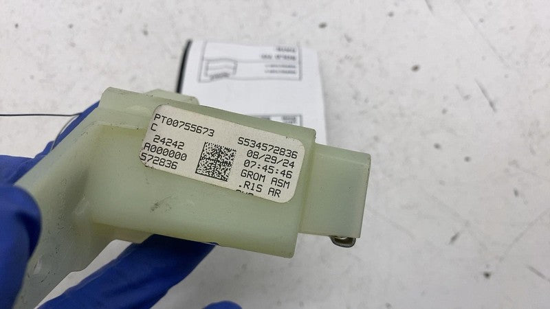 PT00755673 C ⭕ 2025 Rivian R1S Passenger Side Misc Grommet Assy Right RH 6096979 PT00755673-C