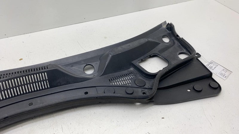 ⭕ 2014-2024 Maserati Ghibli Front Windshield Cowl Vent Grille Panel 67