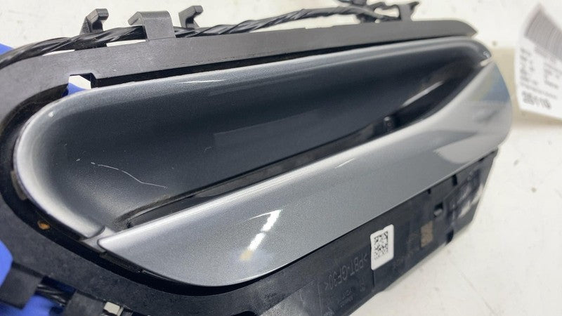 Outside Door Handle VOLKSWAGEN ID4 Right 25