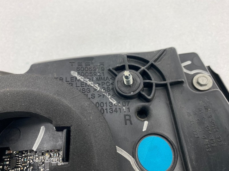 600591900D ⭕ 2012-2022 Tesla Model S Rear Taillight LED Outer Tail Lamp Right 6005919-00-D