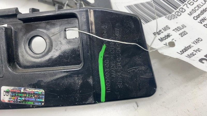 108399100J ⭕ 2017-2023 Model 3 Rear Right Retainer Wing & Tail Light Bracket 1083991-00-J
