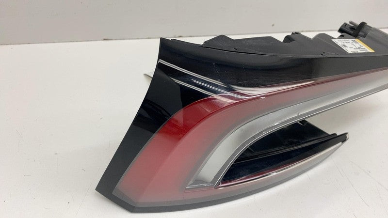 1691498-00-F ⭕ 24-25 Model 3 Rear Driver Side Taillight Quarter Tail Lamp Left 1691498-00-F