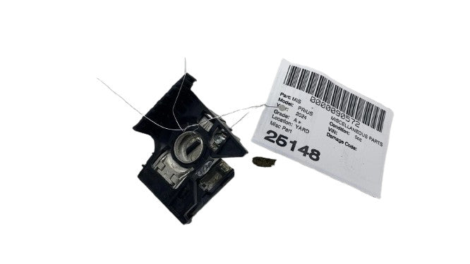 ⭕ 2023-2025 Toyota Prius Positive 12V Battery Lower Terminal Cover 828