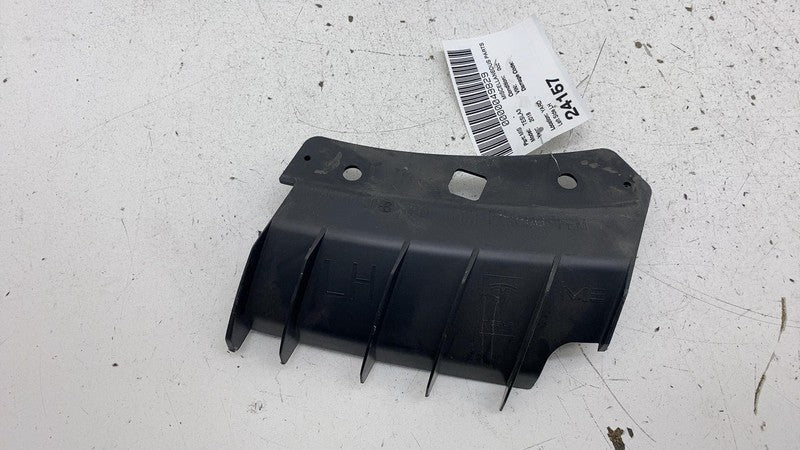 1084169 00 B 2017-2023 Tesla Model 3 M3 Front Bumper End Carrier Upper Left Bracket Support