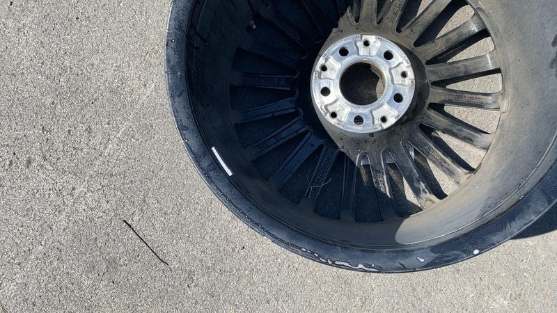 Wheel MERCEDES C-CLASS 19 wheel details poorly photograph