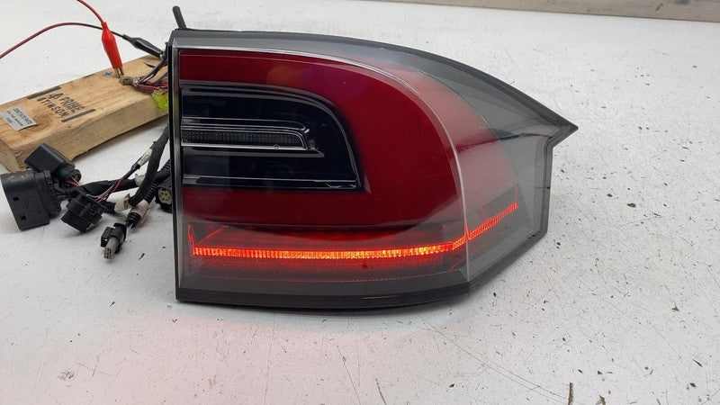 1034333-00-A 2016-2020 Tesla Model X Rear Passenger Side Taillight LED Outer Tail Lamp Right
