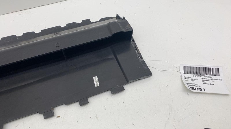 9Y0121707J ⭕ 2024 Porsche Cayenne Upper Radiator Support Air Deflector Guide OEM 9Y0121673D