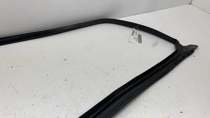⭕ 24-25 Model 3 Front Right Primary Body Weatherstrip Rubber Seal 1910