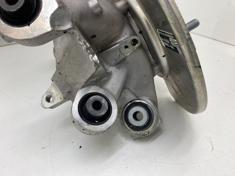 118841600F 20-24 Model Y Rear Right Spindle Knuckle w/ Wheel Hub & Dust Shield 1188416-00-F