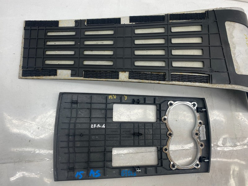 1002362 00 C 12-20 Model S Center Console Floor Finisher Rubber Mat & Cup Holder 1002362-00-C