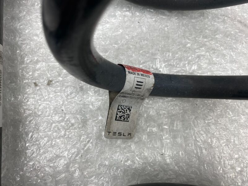 104441100F 2017-2023 Tesla Model 3 Rear Left Knuckle Wheel Hub Fore Toe AFT Link Spring OEM