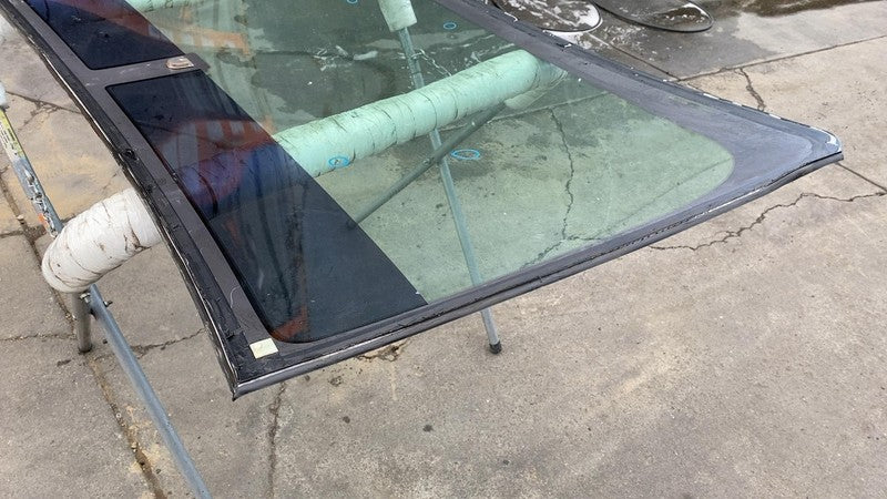 E9 43R-000495 ⭕ 2014 2015 2016 Chevy Silverado 1500 Front Windshield Glass E9 43R-000495