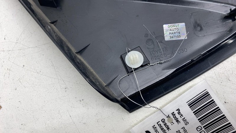 ⭕ 23-25 Toyota Prius Rear Right Quarter Panel Applique Molding Cover 6