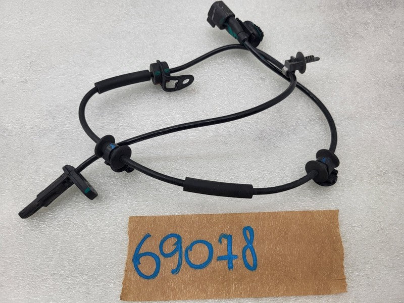 104476100E ⭕17-24 Model 3 Front Left or Right Anti-Lock ABS Wheel Speed Sensor 1044761-00-E