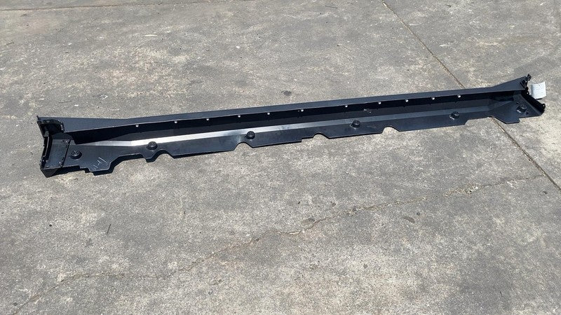 181659700C ⭕ 2024-2025 Cybertruck Left Rocker Panel Skirt Trim Molding Cover 1816597-00-C