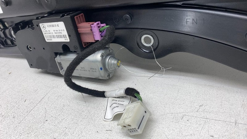 A 218 820 01 42 ⭕ 10-16 Mercedes-Benz E350 E-Class Panoramic Roof Glass Frame Track A2188200142