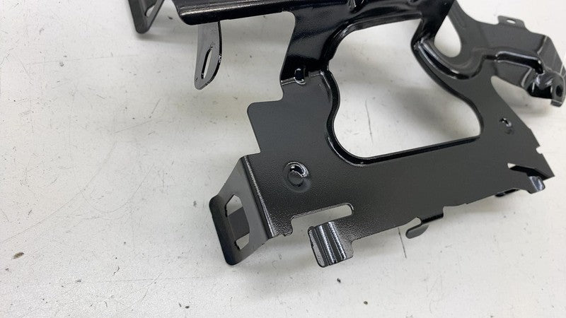 32217573 ⭕ 2021-2023 Polestar 2 Central Locking Module Control Support Bracket 32217573