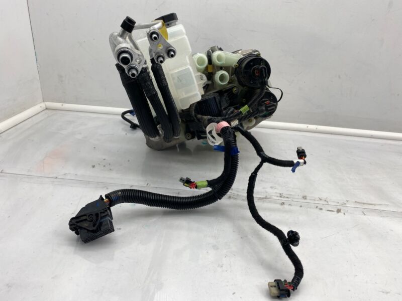 155505550C 20-23 Model 3 Supermanifold Refrigerant Chiller & Coolant Reservoir 1547595-98-E