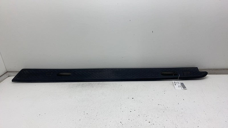 ⭕22-24 Rivian R1T Rear Left Upper Bed Main Molding Trim Cover Panel PT