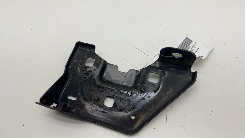 ⭕14-18 Chevy Silverado 1500 Front Right Side Bumper Inner Bracket Moun