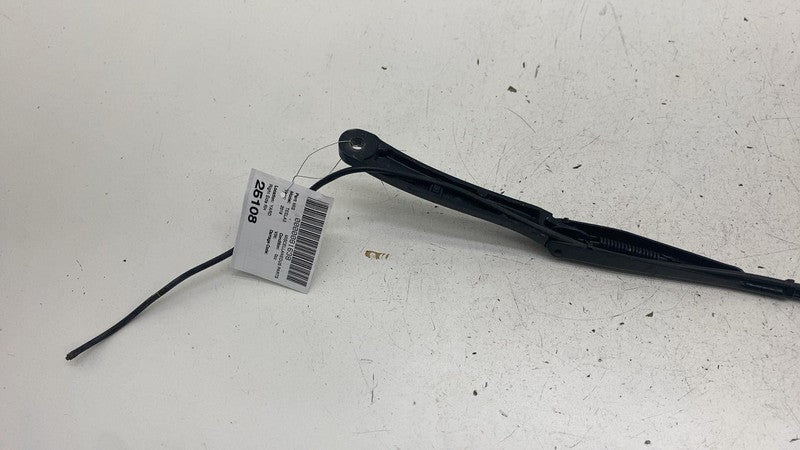 107672900B ⭕ 2017-2023 Model 3 Front Passenger Side Windshield Wiper Arm Right 1076729-00-B