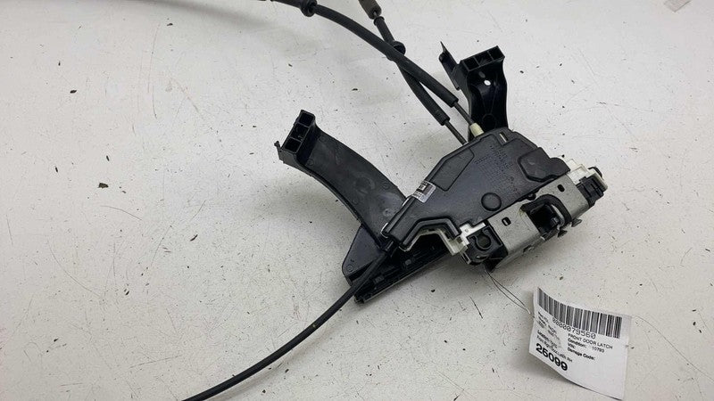 ⭕2017-2025 Chrysler Pacifica Front Right Door Lock Latch Actuator OEM 