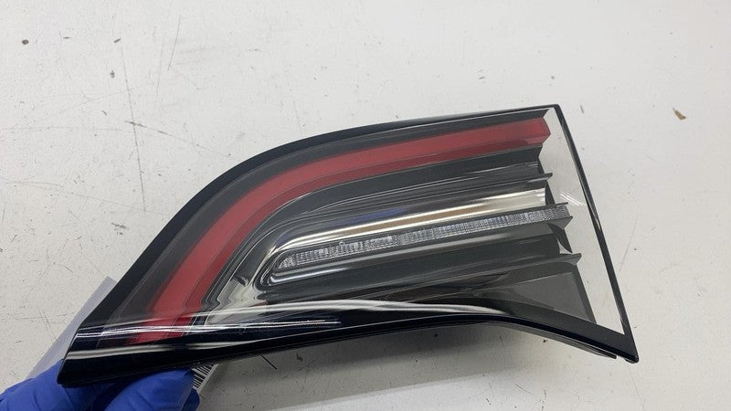 ⭕ 2020-2024 Model Y Rear Right Inner Taillight LED Tail Lamp 4-Pin 150