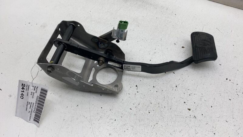 06700311040 ⭕ 2017-2020 Maserati Levante Front Brake Foot Stop Pedal w/ Bracket 06700311040