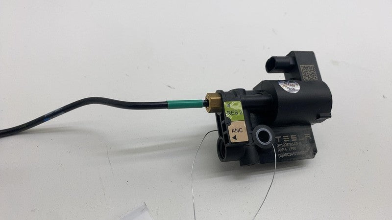 ⭕2024 Tesla Cybertruck SCUBA Air Valve Block Assembly Pack Pressure 19