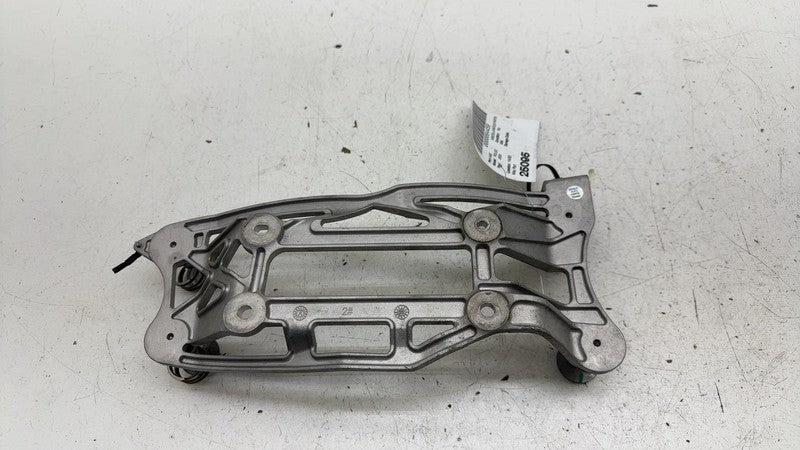 32352687 ⭕ 21-23 Polestar 2 Air Conditioning A/C Compressor Pump Mount Bracket 32352687