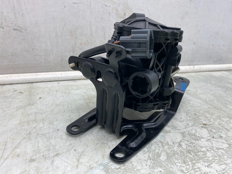 6006359 00 A ⭕2012-2015 Tesla Model S Brake Servo Booster Vacuum Pump & Isolator 6006359-00-A