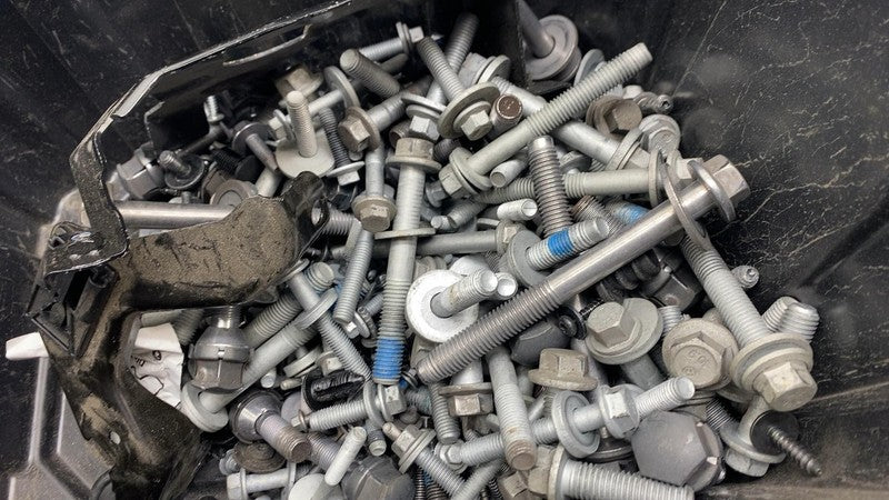 ⭕ 2023 Polestar Polestar 2 Set of Bolts