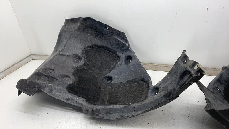 748506-13 2018-2020 BMW 530E Front Driver Side Inner Fender Liner Splash Guard Shield Left