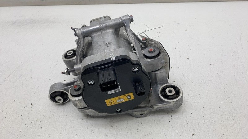 PT00001677 ⭕ 22-24 Rivian R1T Air Conditioning A/C Compressor w/ Mount Bracket PT00001677