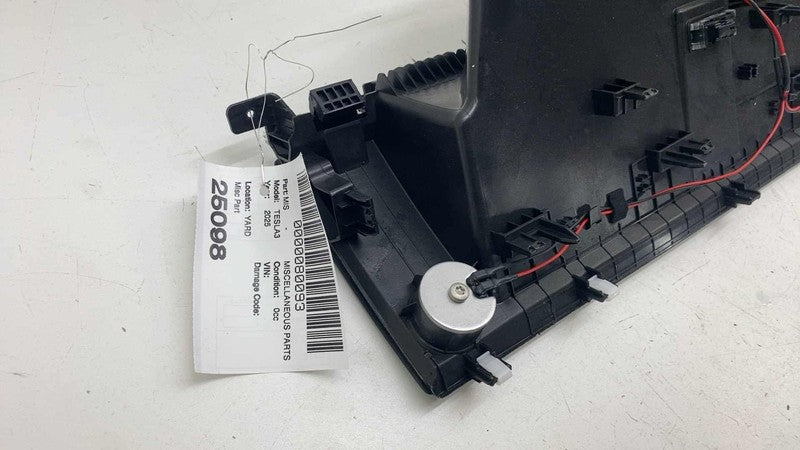 ⭕24-25 Model 3 Dash Instrument Panel Glove Box Storage w/ USB Drive 16