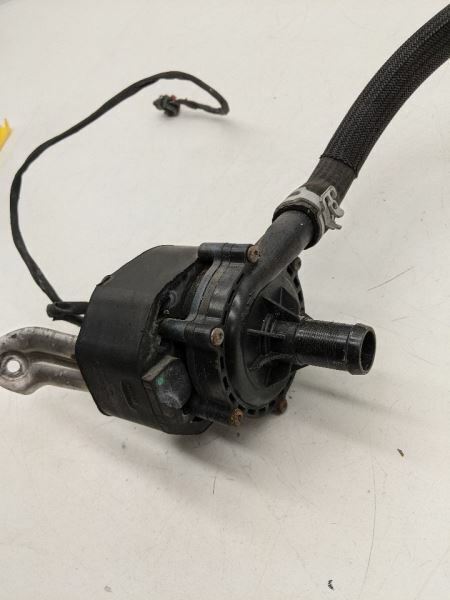 2016-2020 Tesla Model X MX Cooling System Auxiliary Coolant Water Pump Assembly